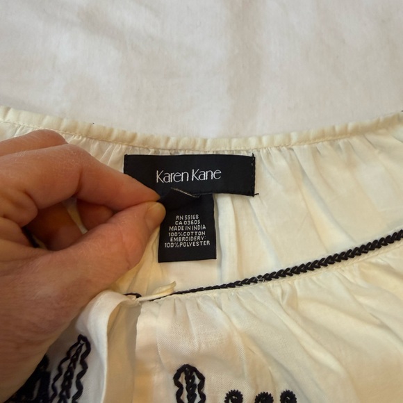 Women’s Karen Kane Embroidered White Peasant Blouse - Picture 3 of 6